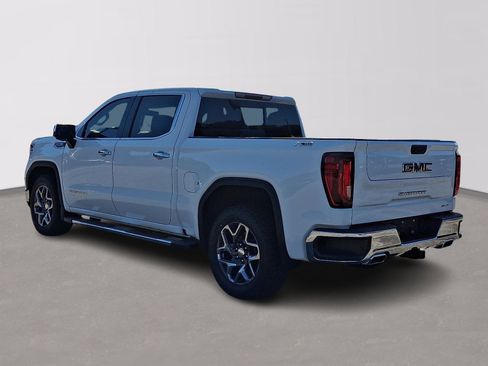 Used 2023 GMC Sierra 1500 SLT w/ SLT Premium Package AWD/4WD image 4
