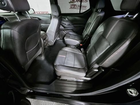 Used 2023 Chevrolet Traverse RS AWD/4WD image 26
