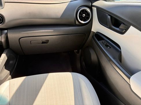 Used 2023 Hyundai Kona SEL AWD/4WD image 39