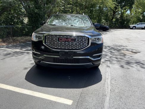 Used 2017 GMC Acadia Denali w/ Technology Package AWD/4WD image 2