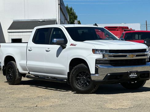 Used 2021 Chevrolet Silverado 1500 LT AWD/4WD image 2
