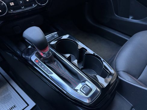 Used 2024 Chevrolet Trax RS w/ Sunroof Package image 16