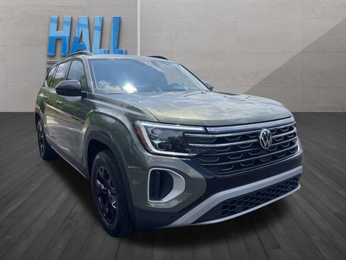 Certified 2026 Volkswagen Atlas Peak Edition AWD/4WD image 8