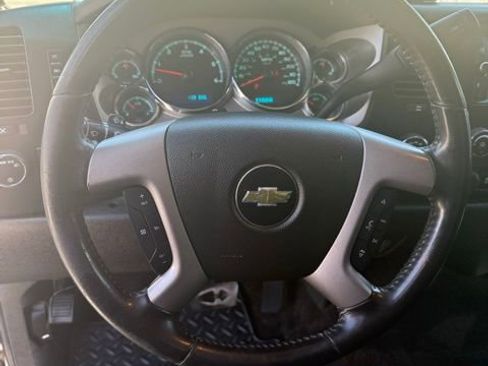 Used 2013 Chevrolet Silverado 1500 LT AWD/4WD image 17