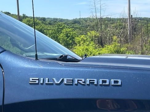 Used 2022 Chevrolet Silverado 1500 LT w/ Protection Package AWD/4WD image 10
