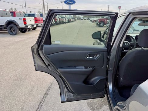 Used 2024 Nissan Rogue SV image 14