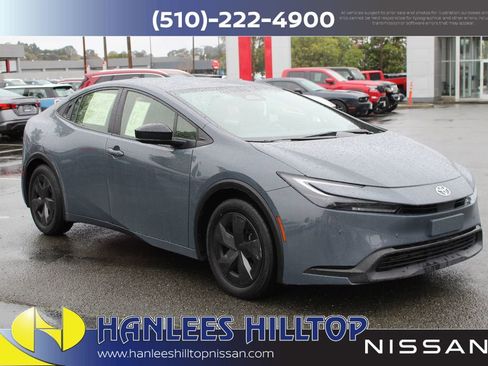 Used 2024 Toyota Prius LE image 4