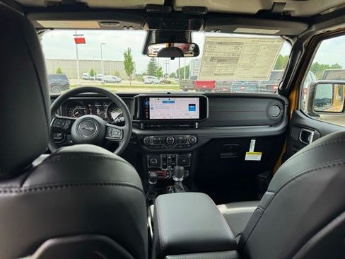 New 2026 Jeep Wrangler Unlimited Rubicon AWD/4WD image 28