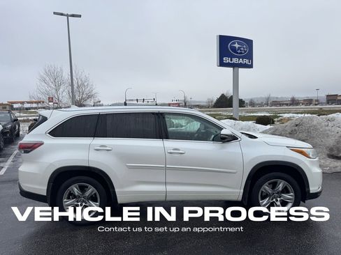Used 2016 Toyota Highlander Limited Platinum image 2