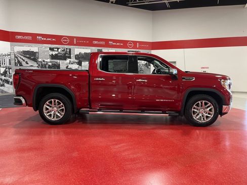 Used 2022 GMC Sierra 1500 SLT w/ SLT Premium Plus Package image 2