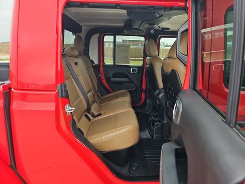 Used 2022 Jeep Gladiator Rubicon w/ Trailer Tow Package image 27