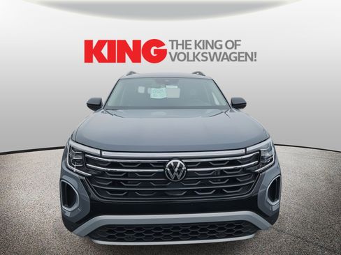 New 2026 Volkswagen Atlas Peak Edition image 9