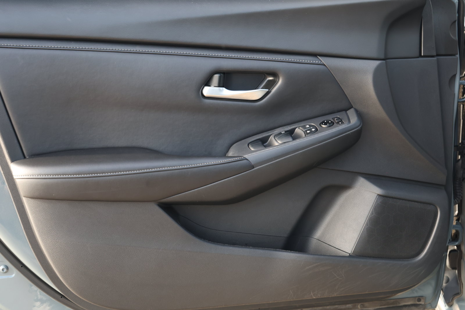 Used 2024 Nissan Sentra SV FWD image 24