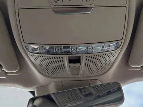 Used 2017 Mercedes-Benz E 300 4MATIC image 40