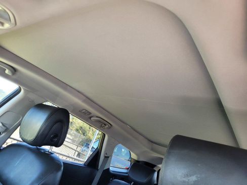 Used 2017 Hyundai Santa Fe Limited FWD image 13