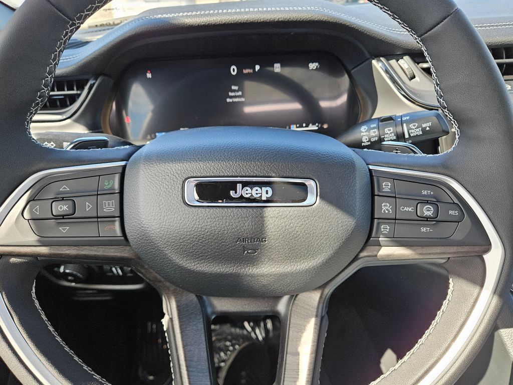 New 2026 Jeep Grand Cherokee L Limited w/ Luxury Tech Group II AWD/4WD image 22