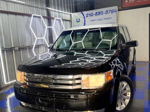 Used 2011 Ford Flex SEL w/ Rapid Spec Order Code FWD image 3