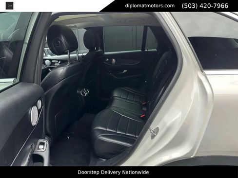 Used 2017 Mercedes-Benz GLC 300 4MATIC image 18