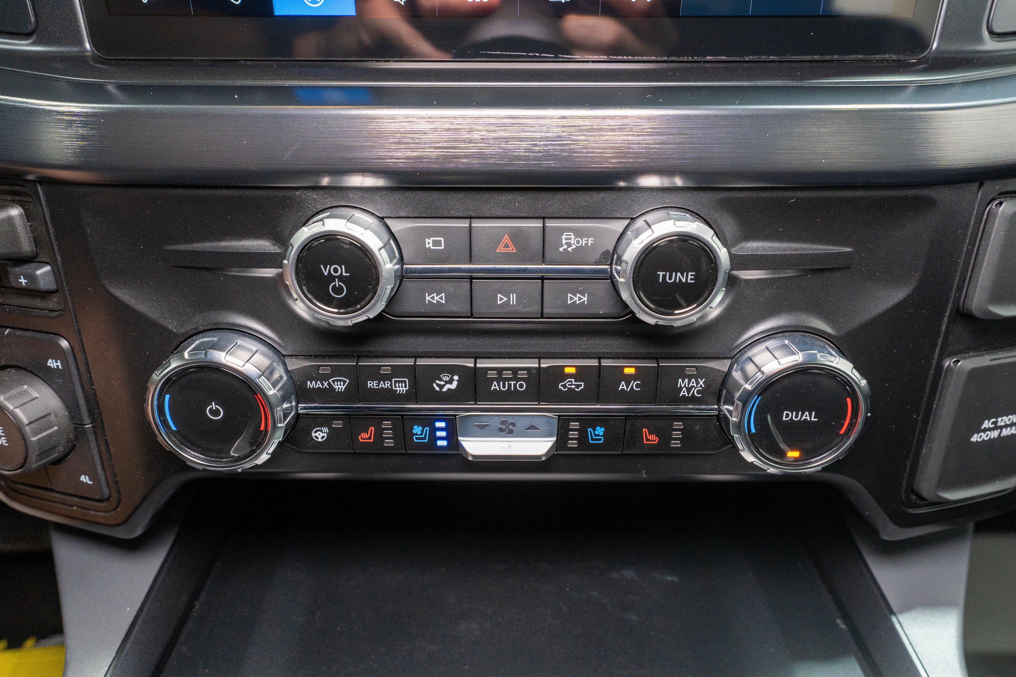 Used 2025 Ford F250 Lariat AWD/4WD image 25