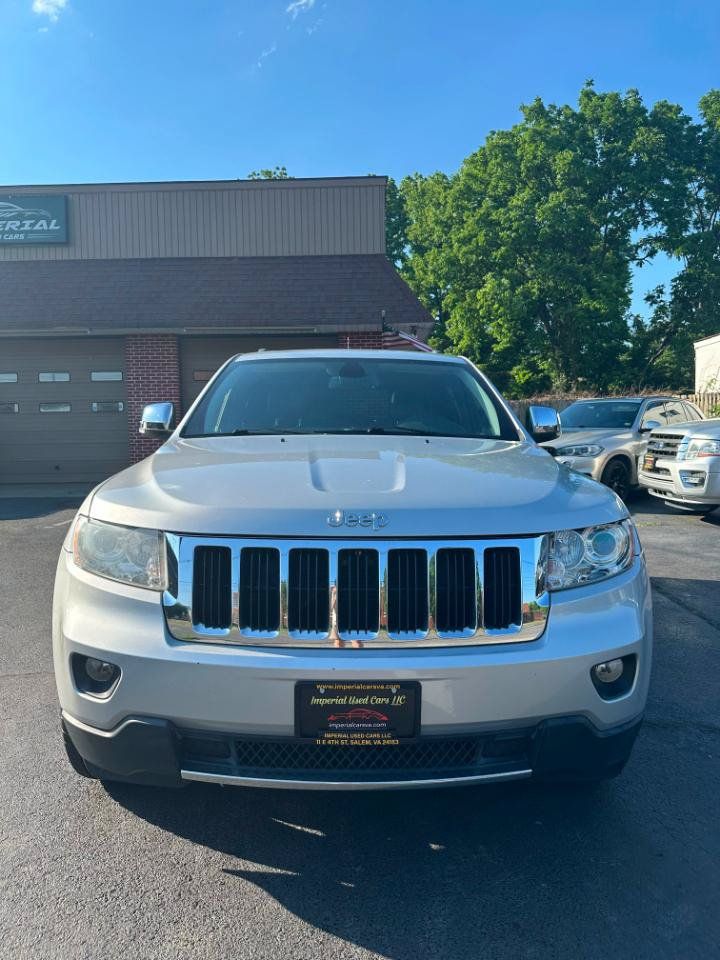Used 2011 Jeep Grand Cherokee Limited w/ Luxury Group II AWD/4WD image 9