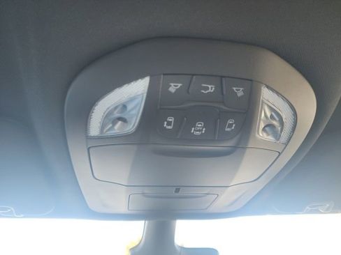 New 2026 Chrysler Pacifica Select AWD/4WD image 7