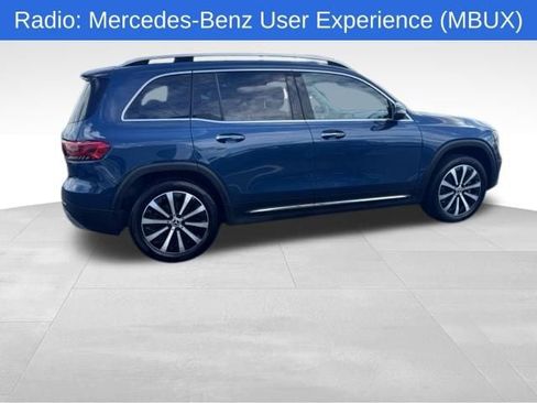 Used 2022 Mercedes-Benz GLB 250 4MATIC image 3
