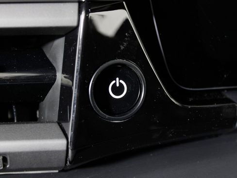 Certified 2025 Porsche Macan 4S Electric image 23