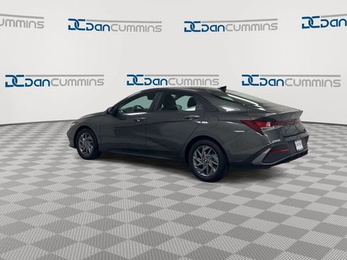 Used 2024 Hyundai Elantra SEL FWD image 6