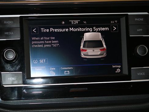 Used 2021 Volkswagen Tiguan S image 32