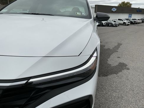 New 2025 Hyundai Elantra SEL image 10