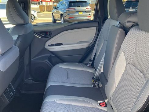 Used 2025 Subaru Forester Premium image 14