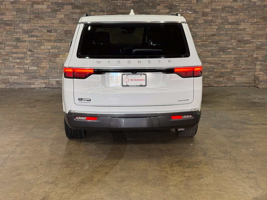 Used 2022 Jeep Wagoneer Series III w/ Premium Group I AWD/4WD image 7