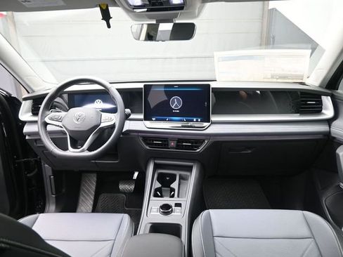 New 2026 Volkswagen Tiguan SE image 24