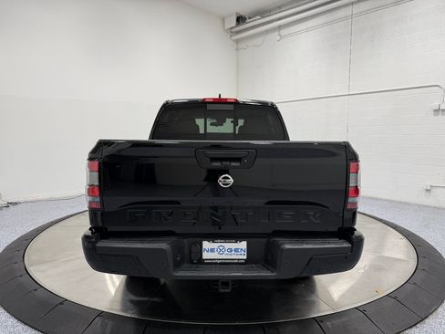 Used 2023 Nissan Frontier SV w/ SV Convenience Package image 6