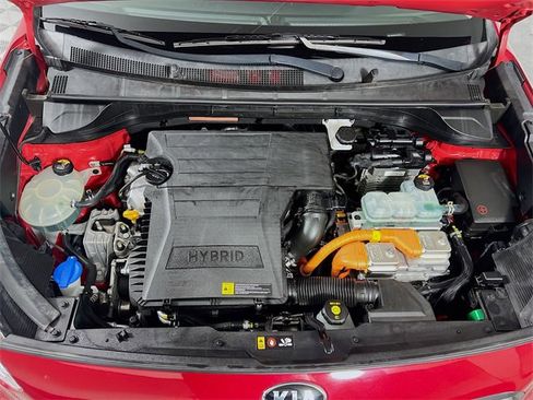 Used 2018 Kia Niro LX image 27