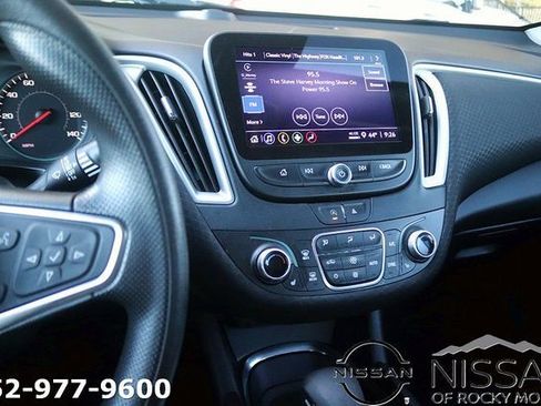 Used 2024 Chevrolet Malibu LT FWD image 19