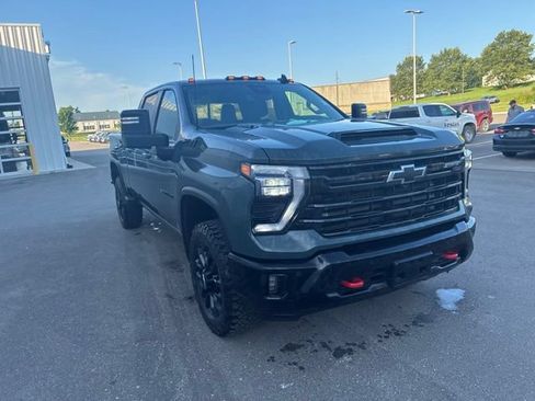 Used 2025 Chevrolet Silverado 3500 LT w/ Trail Boss Package AWD/4WD image 5