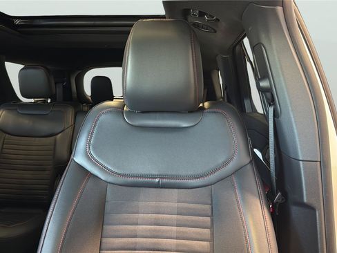 Certified 2025 Ford Explorer ST-Line w/ Premium Package AWD/4WD image 24