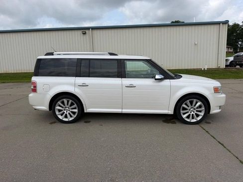 Used 2012 Ford Flex Limited w/ Equipment Group Order Code FWD image 2