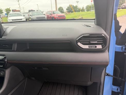 Used 2025 Honda Pilot TrailSport image 34
