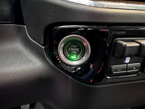 Certified 2023 Chevrolet Silverado 1500 LT AWD/4WD image 23