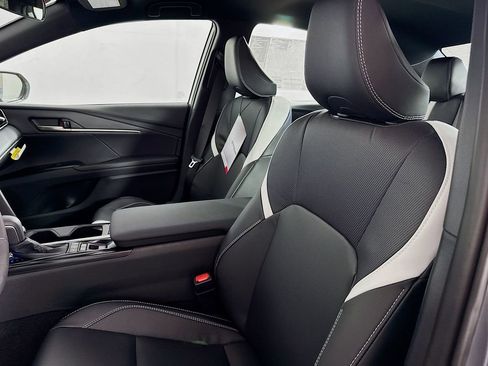New 2026 Toyota Camry SE FWD image 32
