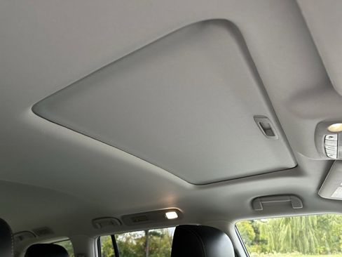 Used 2023 Nissan Armada Platinum image 29