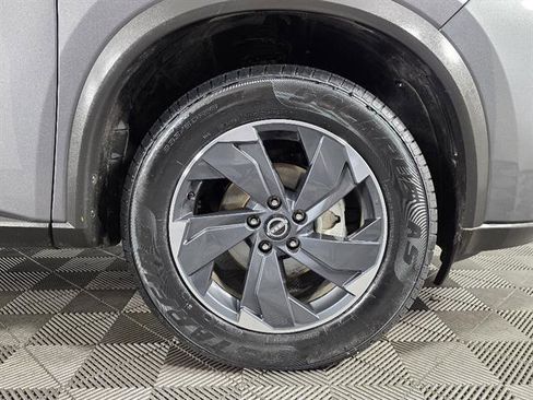 Used 2025 Nissan Rogue SV FWD image 12