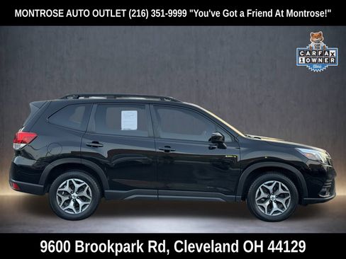 Used 2023 Subaru Forester Premium image 3