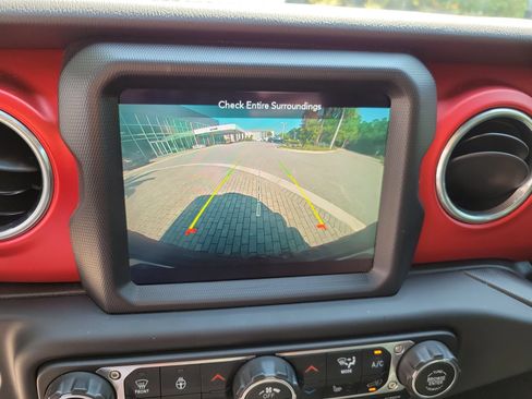 Used 2021 Jeep Wrangler Unlimited Rubicon AWD/4WD image 33