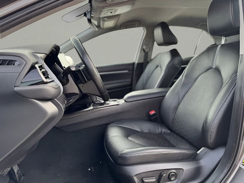 Used 2023 Toyota Camry XSE image 14