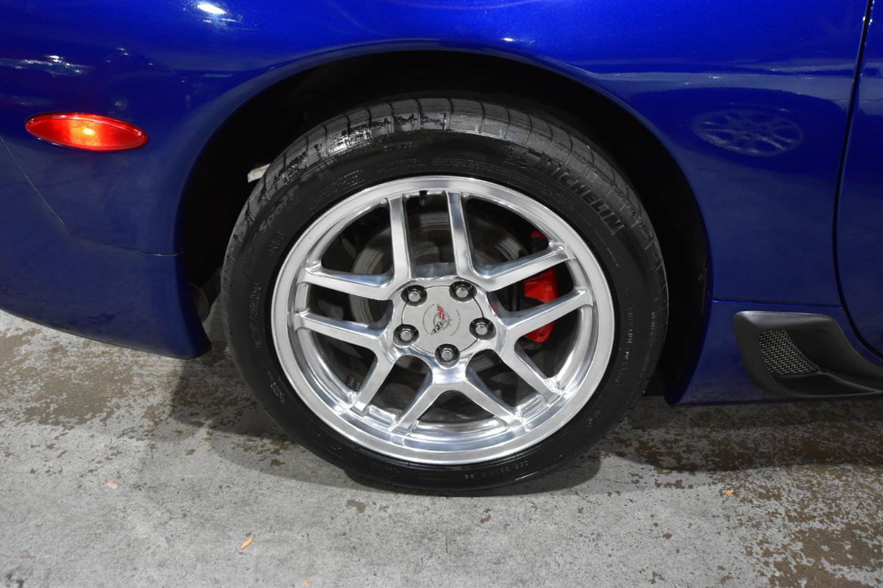 Used 2004 Chevrolet Corvette Z06 w/ Z06 Preferred Equipment Group RWD image 36