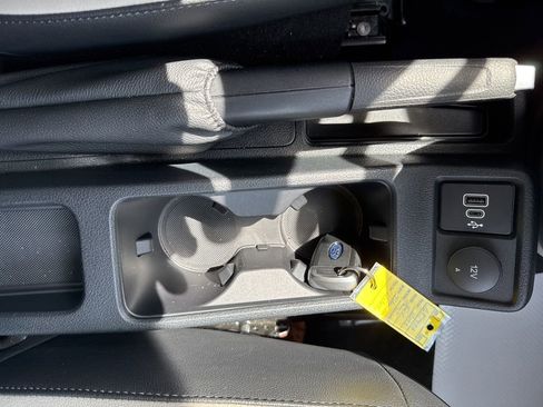 Used 2022 Ford Transit Connect Titanium FWD image 18