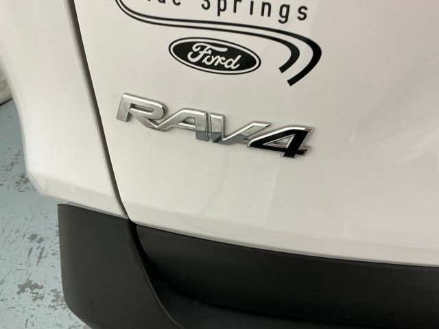 Used 2025 Toyota RAV4 XLE w/ Weather Package AWD/4WD image 6